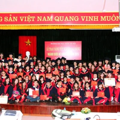 Lễ trao Bằng tốt nghiệp Cao đẳng Dược năm 2015