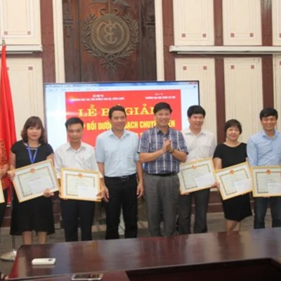 Lễ bế giảng Lớp bồi dưỡng kiến thức  Quản lý Nhà nước chương trình Chuyên viên