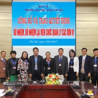 Công bố và trao Quyết định bổ nhiệm, bổ nhiệm lại viên chức quản lý các đơn vị