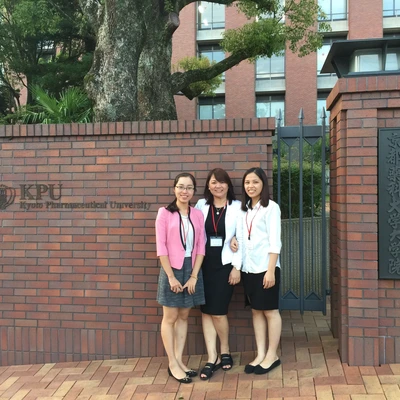 The delegation of Hanoi University of Pharmacy participating to 2017 Graduation Thesis Presentation at Kyoto Pharmaceutical University, Japan.